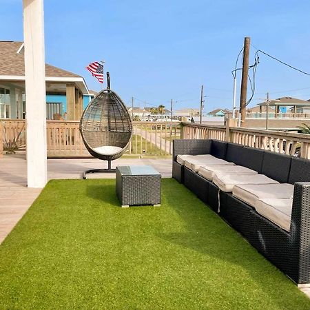 Chic Crystal Beach Escape With Deck - Walk To Beach! Bolivar Peninsula Exteriör bild